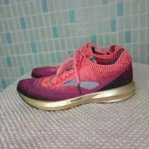 Brooks Women's Levitate 2 Purple/Pink Athletic Running Shoes - Picture 5 of 13